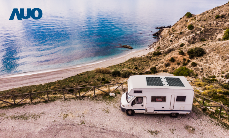 「可撓輕量化太陽光電板SunCurva」使用輕量特殊耐候型複合板取代傳統太陽能板的玻璃前板，不僅降低70%重量，每米平方僅3Kg；具有抗衝擊性能及通過電磁相容性測試，可應用於交通運輸工具，如露營車、遊艇等